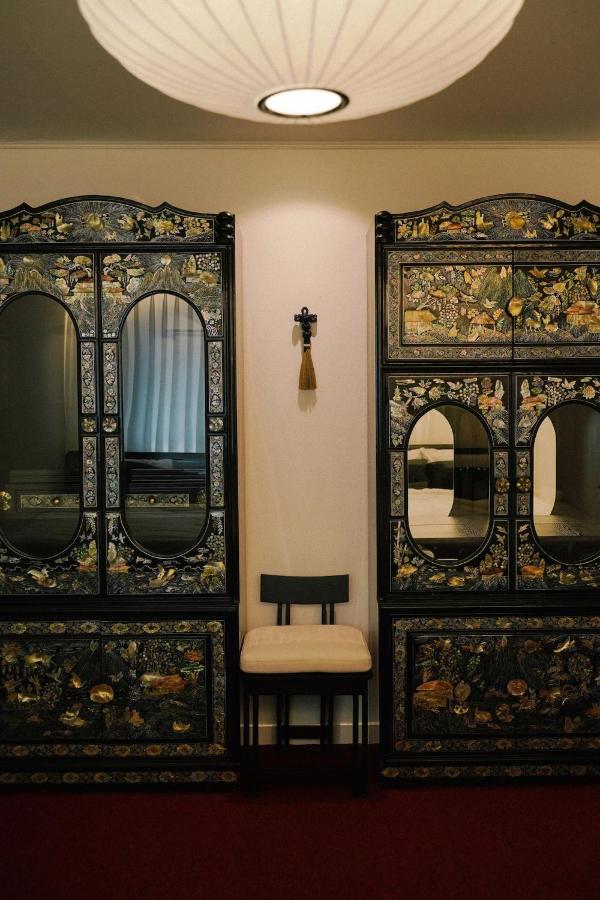 THE TEXTURE - Private Entire Floor, 3BR 5 Beds, Sleeps 8 - Seongsu, 3-Min Walk to Line 2 - K-Heritage Meets Trendy Seongsu - Free Luggage Storage - 3