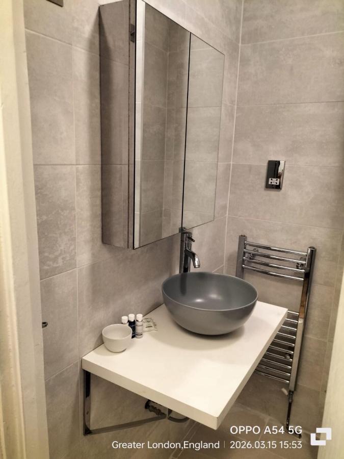 Stylish Hyde Park Apartment Walk to Paddington - 3