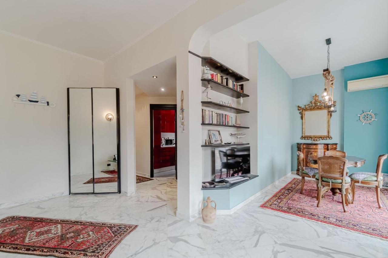 GuestHost - Sturla Cozy Flat with Private Parking