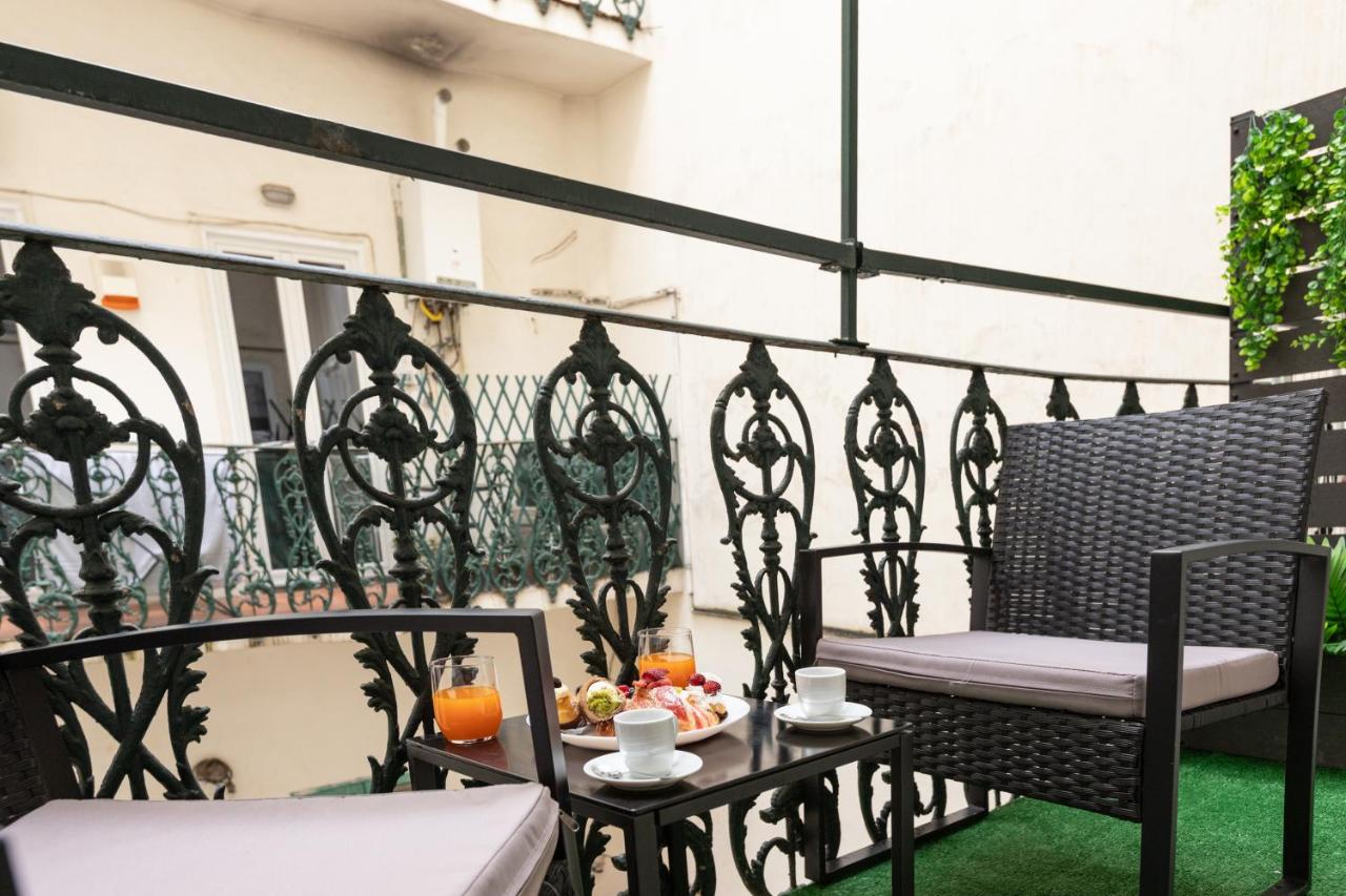 Historic Center Boho Apt - 5min Colosseum, 300m to Metro, A-C - 3