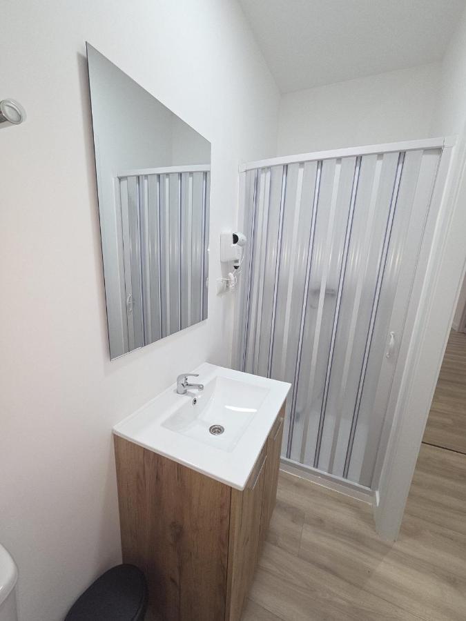 Hostal NV Palacio Congresos - 3