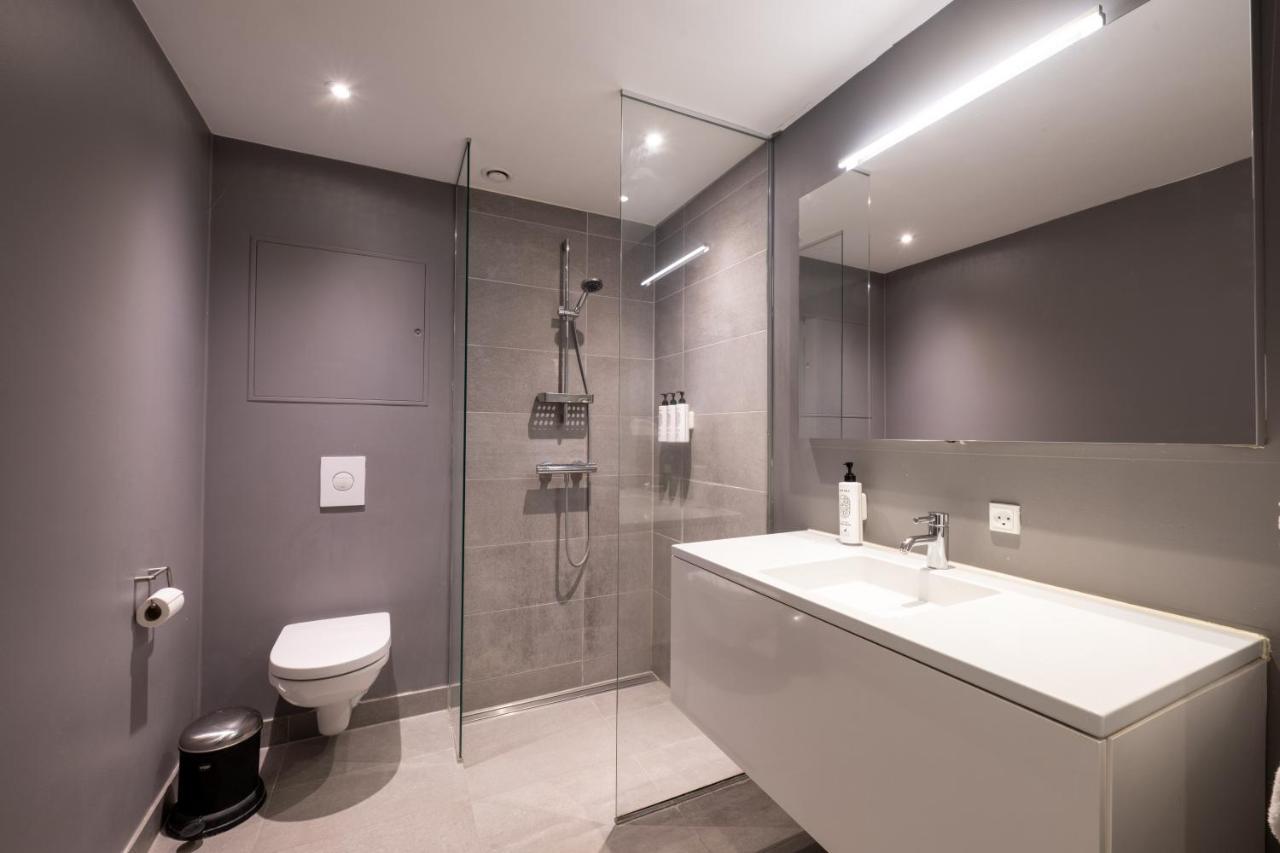 Bright & Airy Canal-Side Retreat for 6 - 4