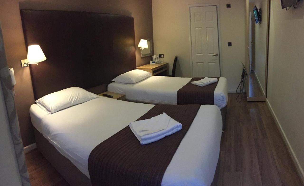 Gatwick Belmont Guest House - Laterooms