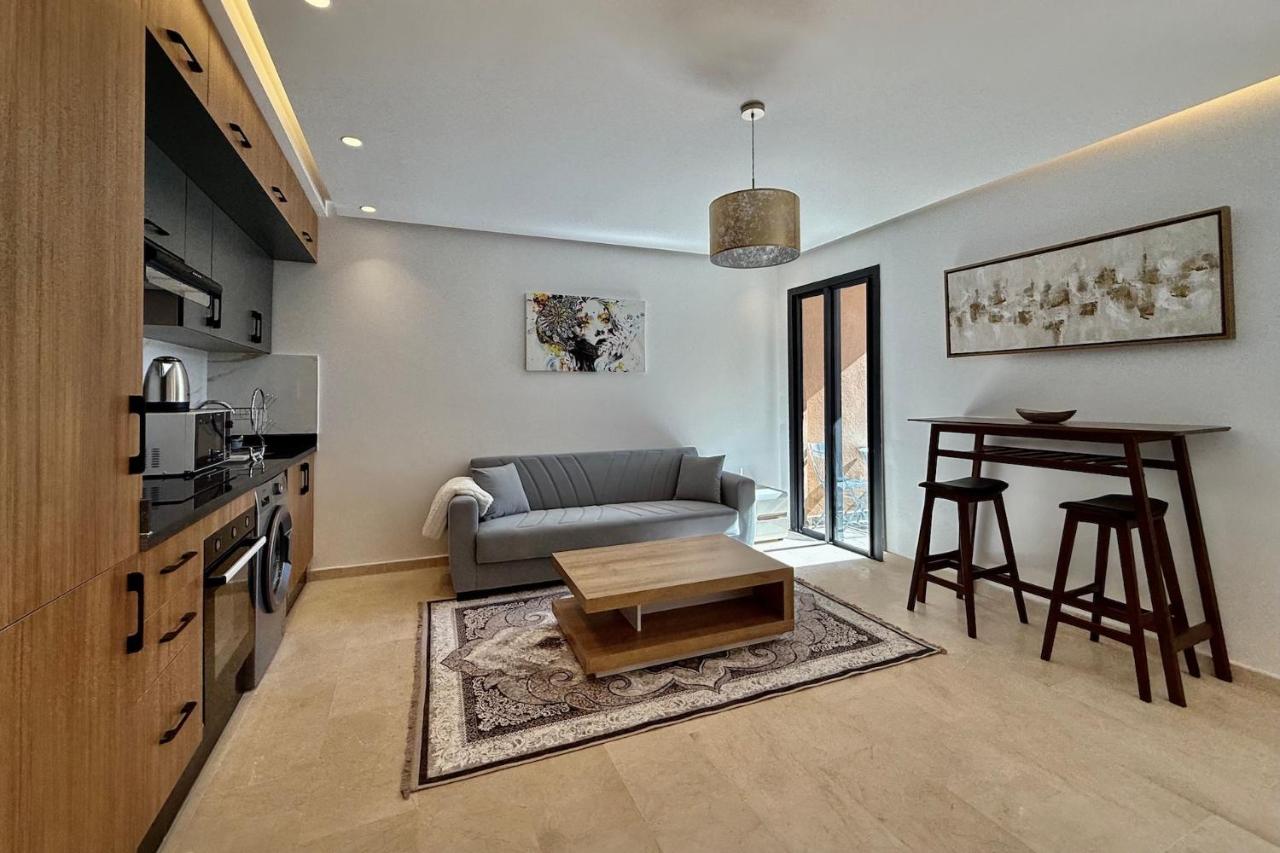 Central Gueliz 1BR with Balcony Wi-Fi & AC - 4