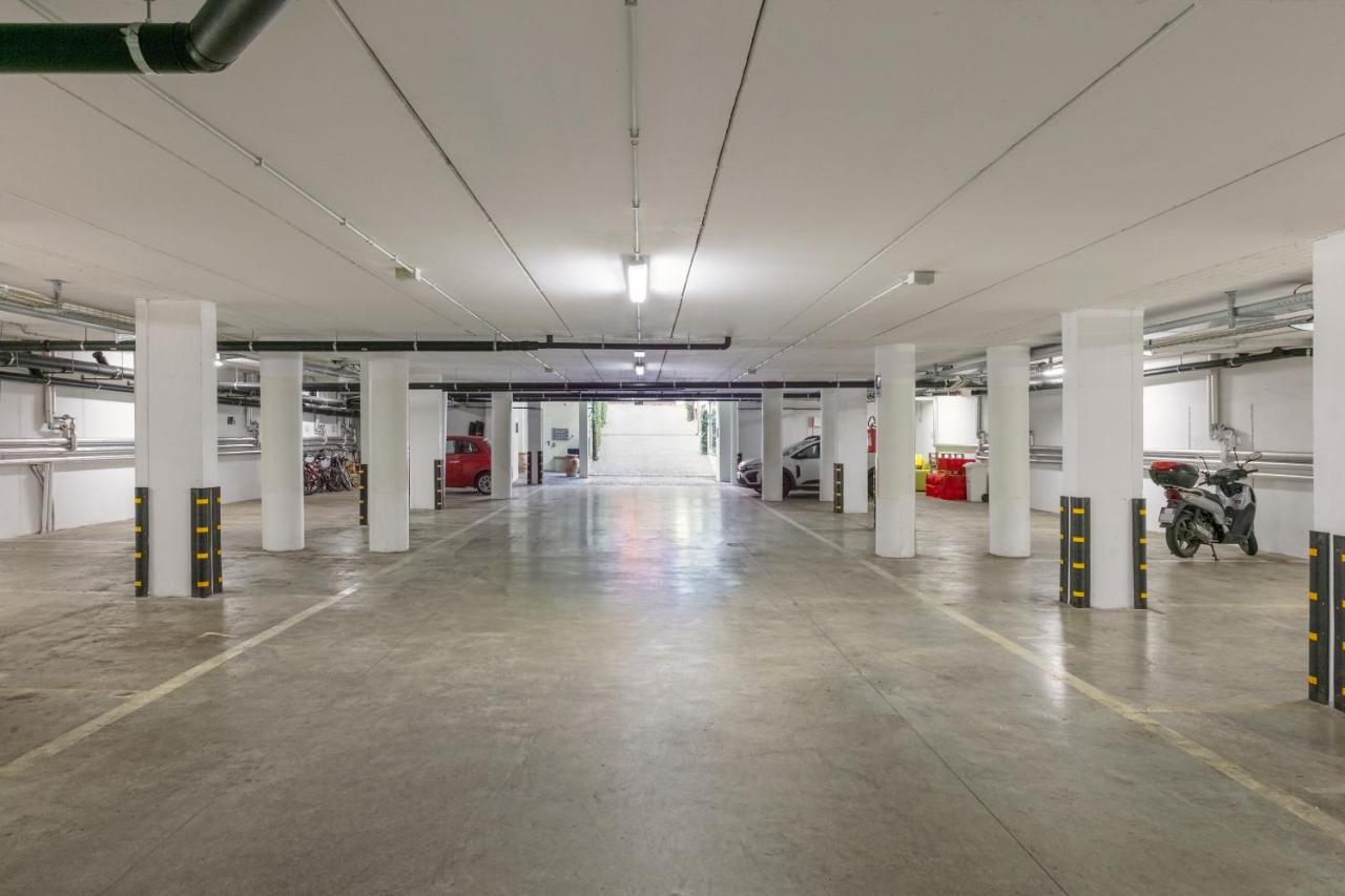 Bob W Rome San Lorenzo - 4