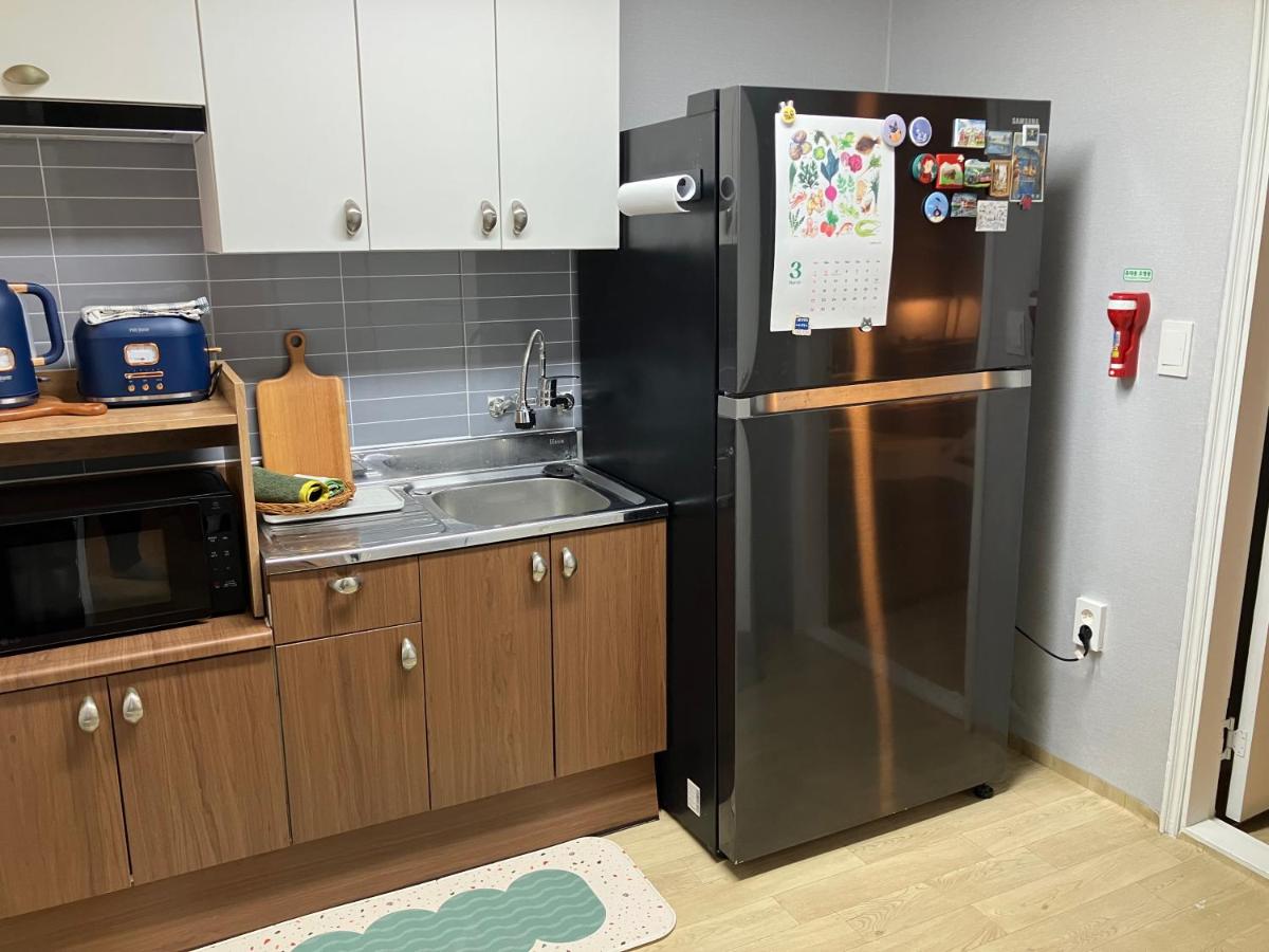 Quiet Stay near Hong Dae - 2