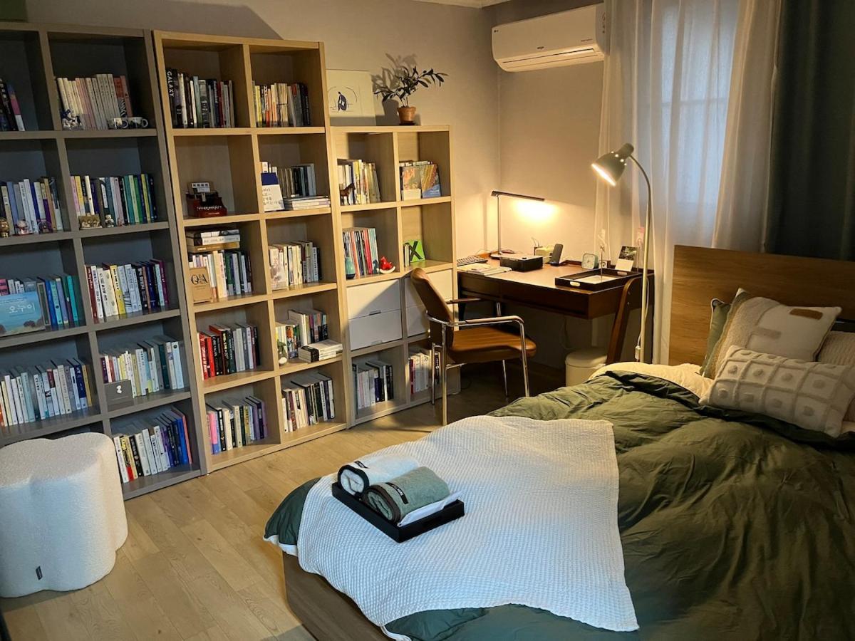 Quiet Stay near Hong Dae