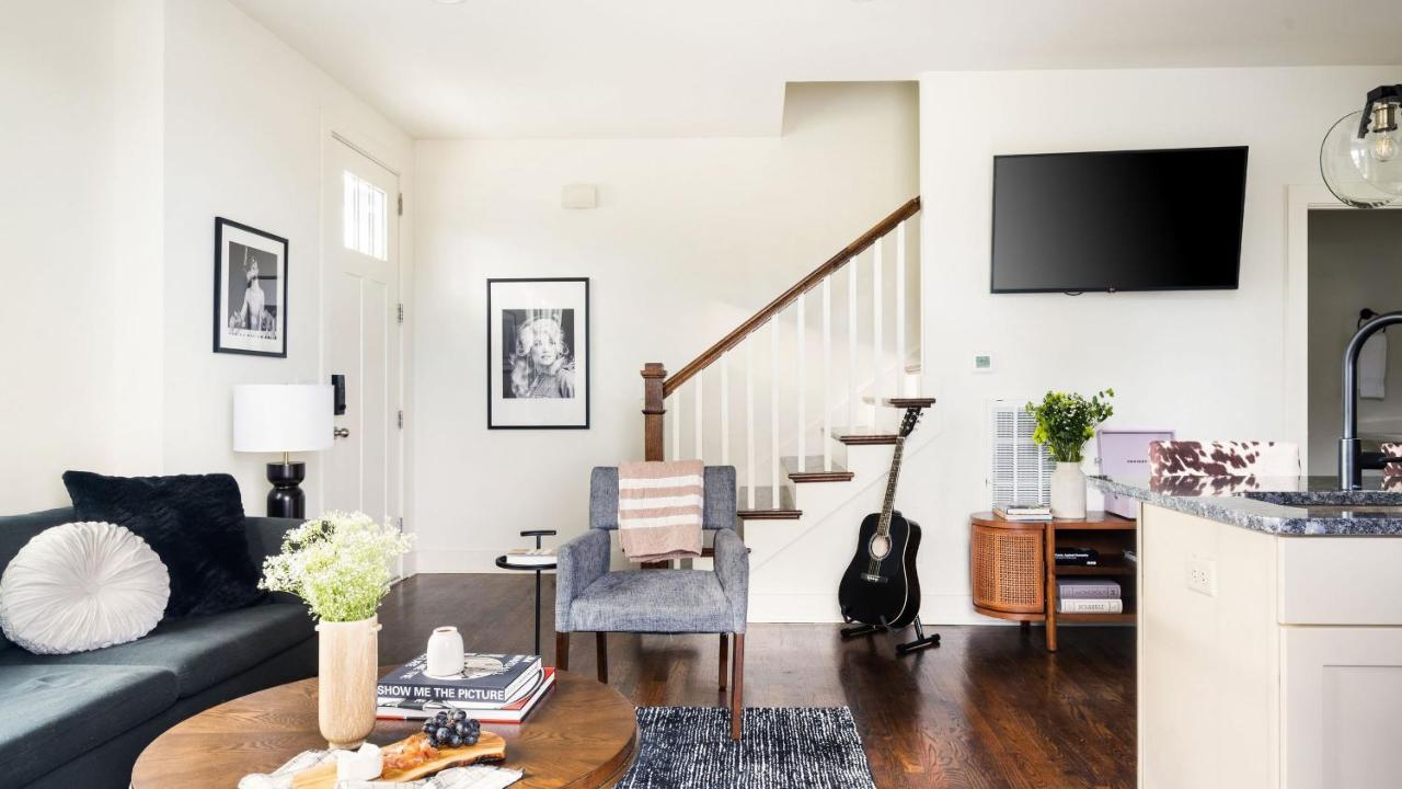 Hart Suite Buyout 3 by AvantStay Two Town House Buyout w Modern Amenities in Nashville
