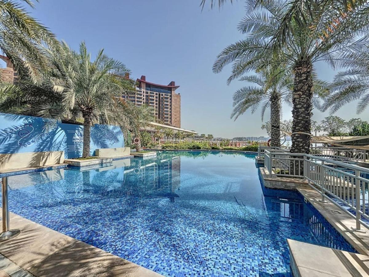 Vacationer Holiday Homes l Chic Two Bed l Sea Views on the Palm - 4