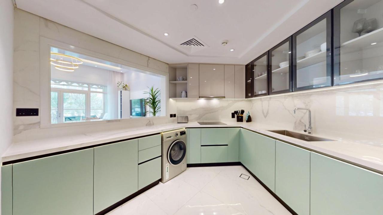 Vacationer Holiday Homes l Chic Two Bed l Sea Views on the Palm - 5