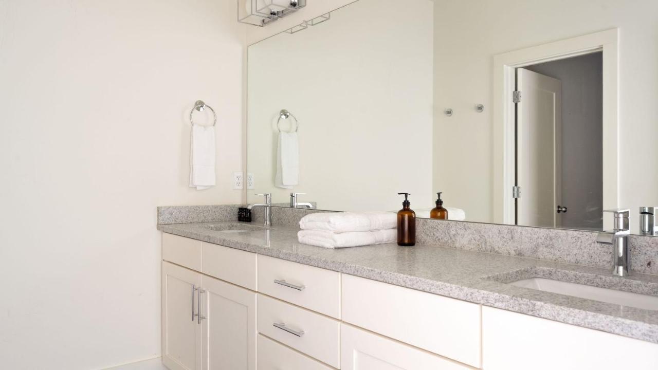 Hart Suite Buyout 6 by AvantStay Two Nashville Town Houses w Stunning Amenities Design - 5