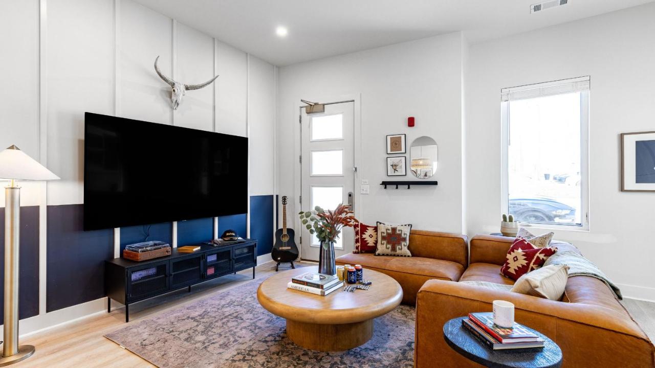 Outrider Buyout - 2 Units - DT Nashville by AvantStay