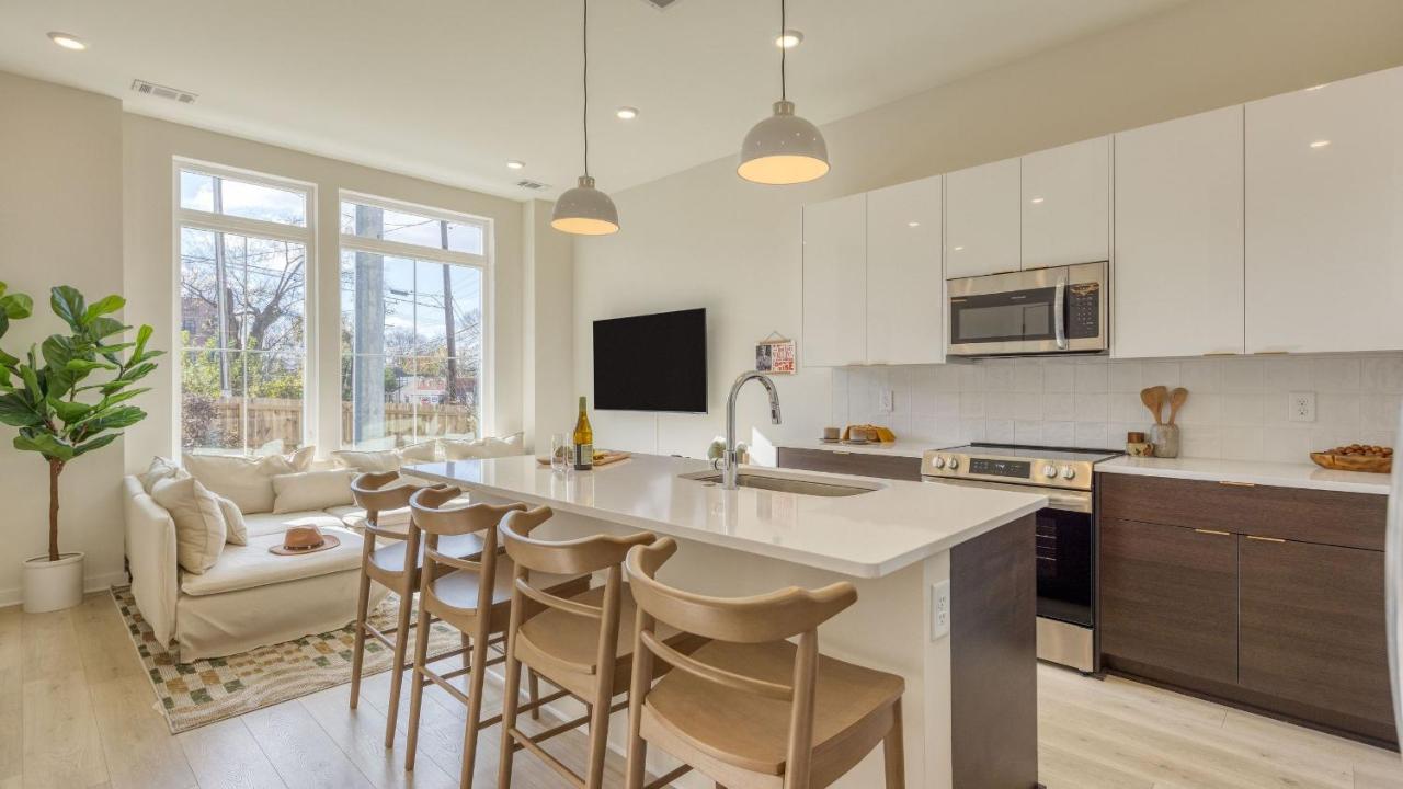 Sleeps 16 2 Modern Townhomes Minutes to Broadway Lischey 98 Degrees by AvantStay