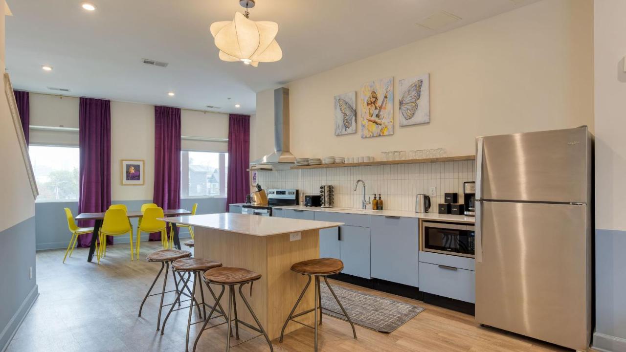 Sleeps 44 4 themed lofts w skyline balconies neon backdrops glam kitchens—perfect for Nashville group stays The Swift Retreat by AvantStay - 4