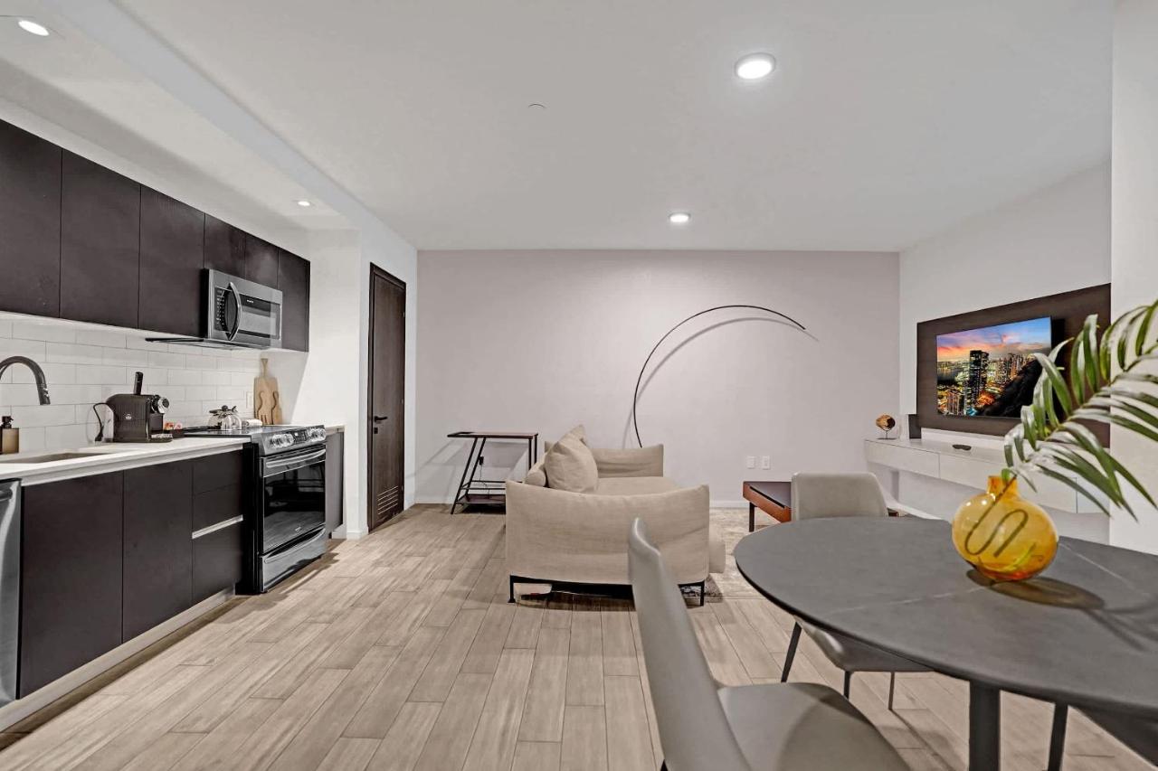 Miami Lux 1BR 47th Floor w Balcony - 3