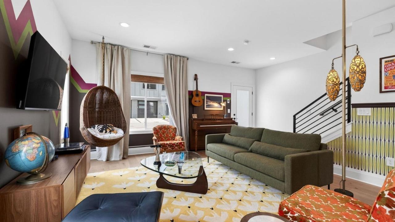 That ’70s Show by AvantStay Skyline Hot Tub Arcade Guitar Speakers Retro-Inspired Stay Near Broadway Topgolf Nissan Stadium - 5