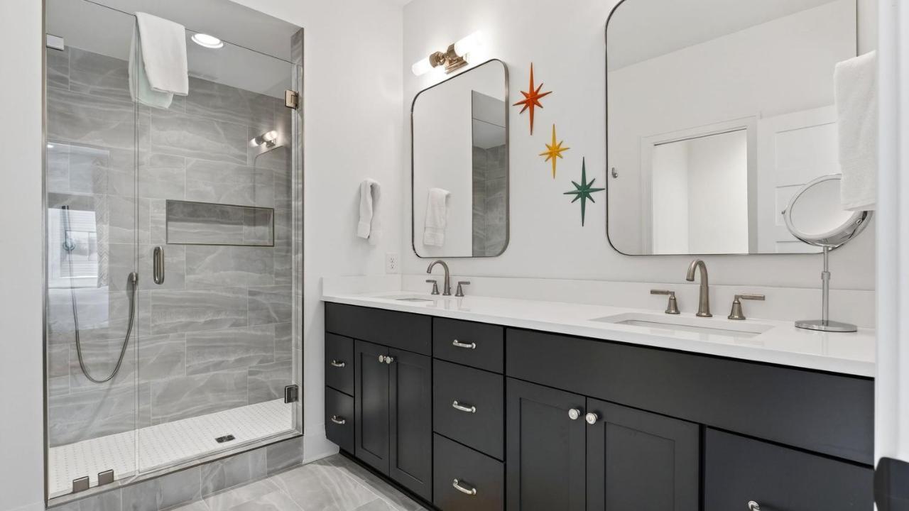 That ’70s Show by AvantStay Skyline Hot Tub Arcade Guitar Speakers Retro-Inspired Stay Near Broadway Topgolf Nissan Stadium - 2