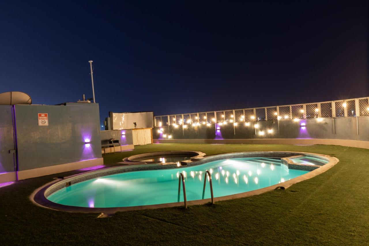 Sun & Sands Sea View Hotel - 4