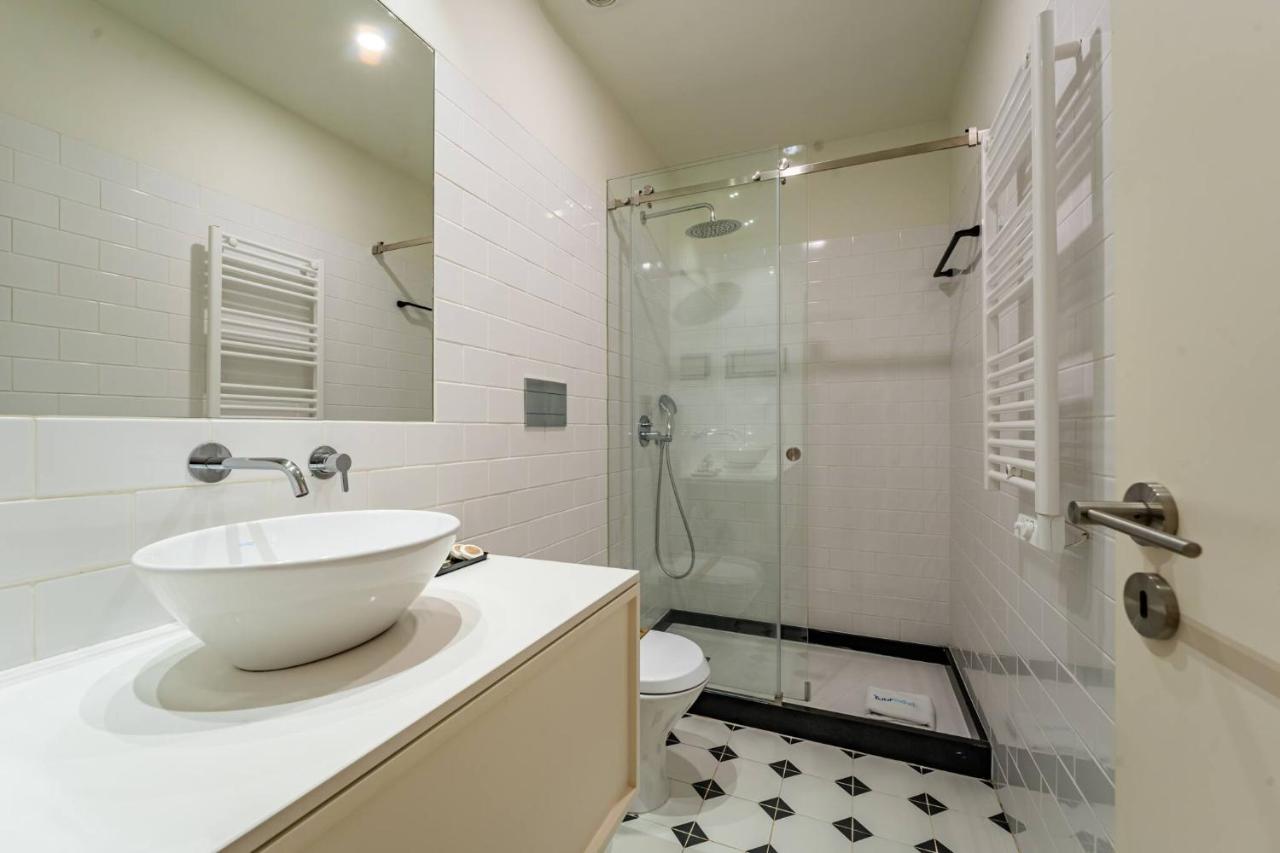 Intimate Apartment Downtown With Terrace - D - 2
