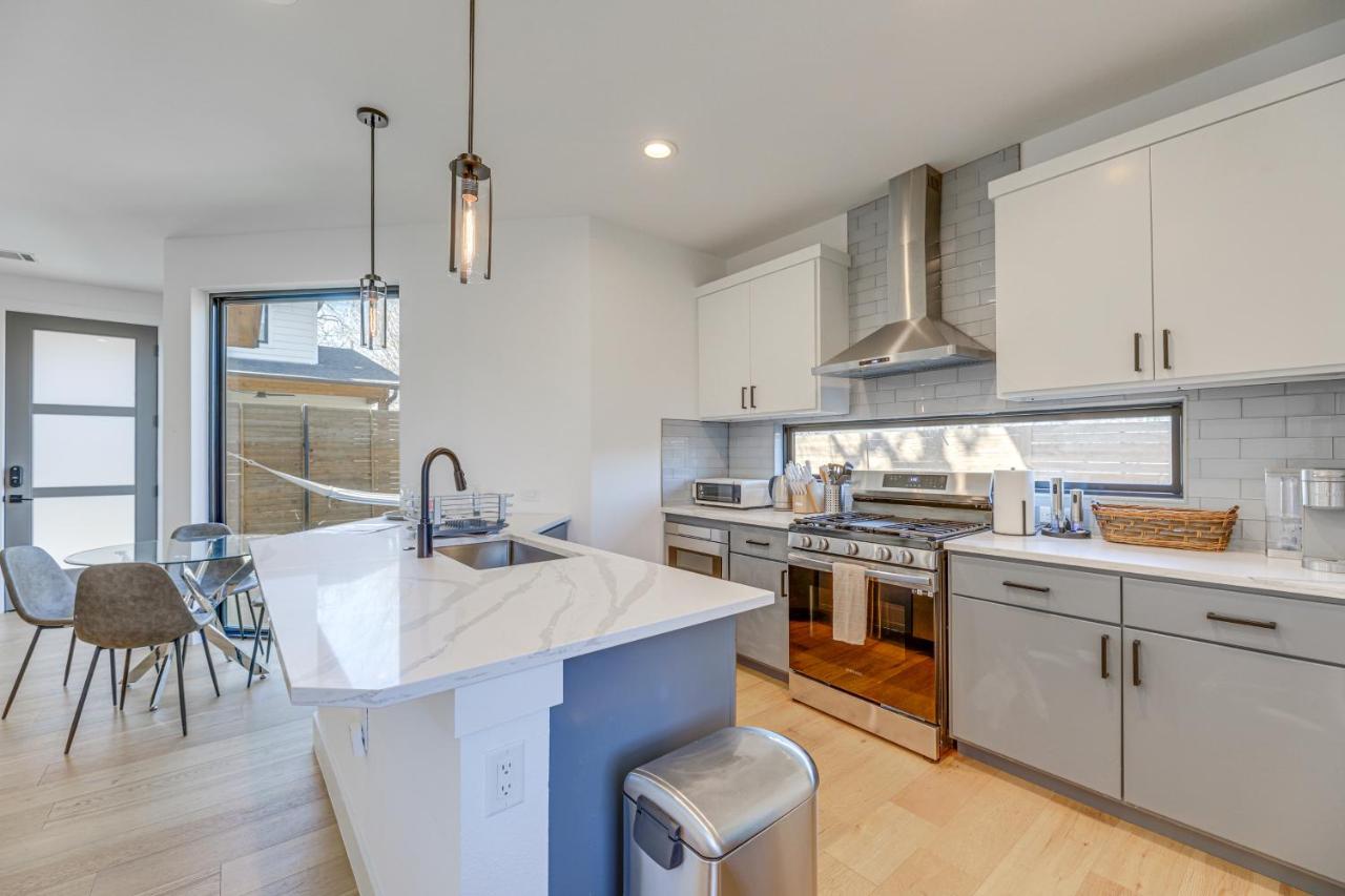 Chic Austin House with Spacious Backyard and Hammock - 2