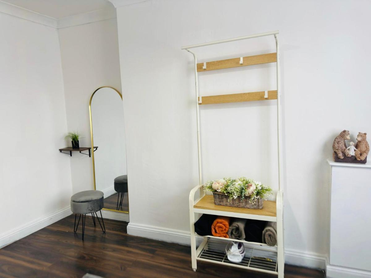 Spacious 3 Bedroom Flat in Kings cross! - 4