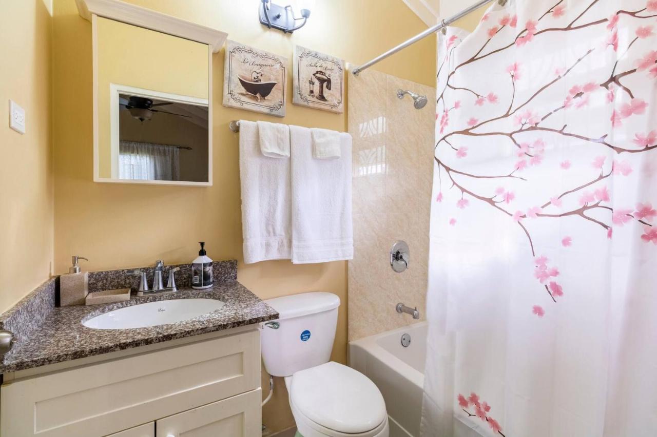 Welcome to Paradise Home 2 - 3