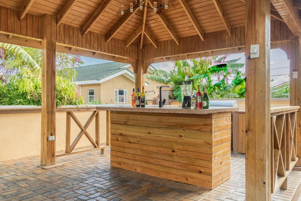 Welcome to Paradise Home 2 - 4