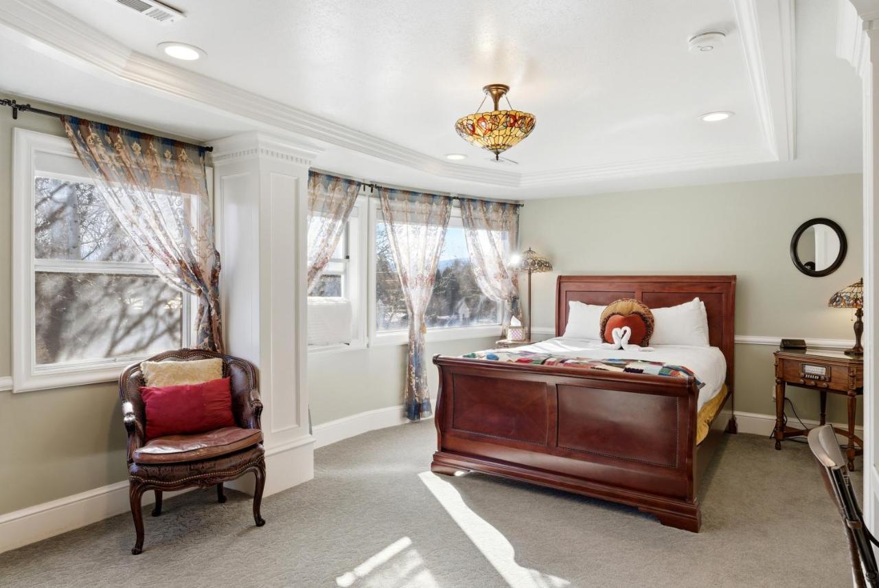 Heber Senator Bed and Breakfast — photo 20