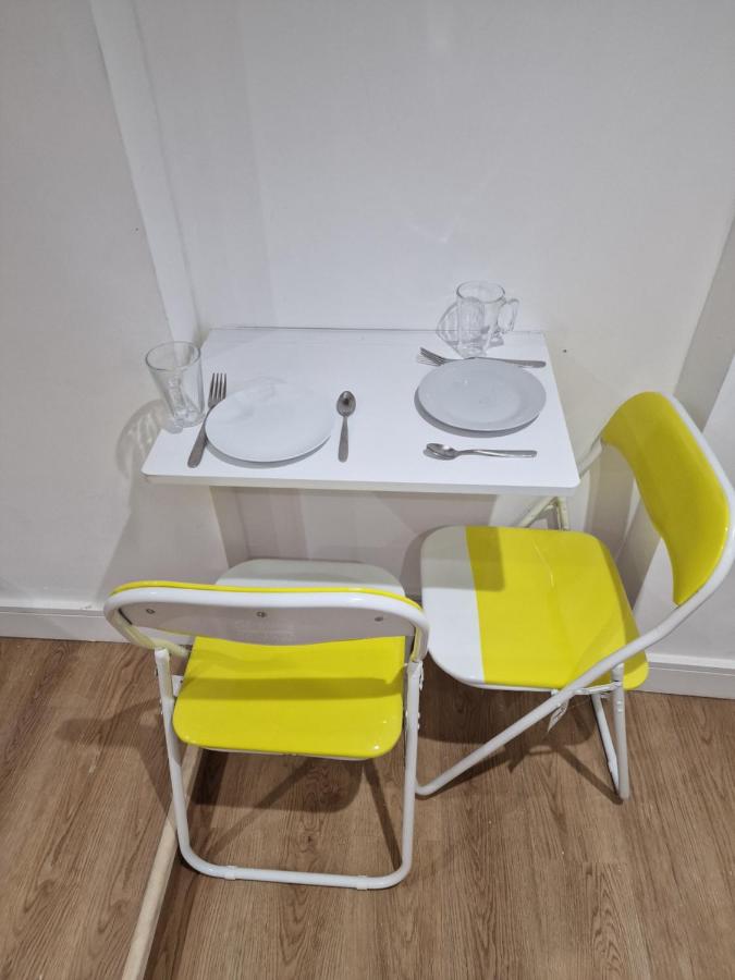 Studio Flat near Arsenal, One Stop from Eurostar - 4