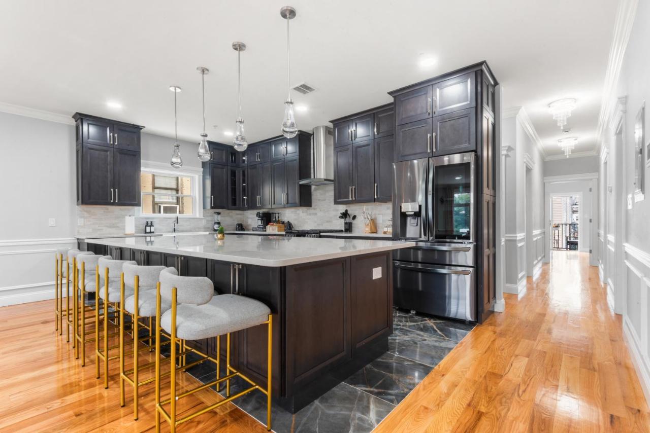 Luxury 4BR Home Near Manhattan Sleeps 12 - 4