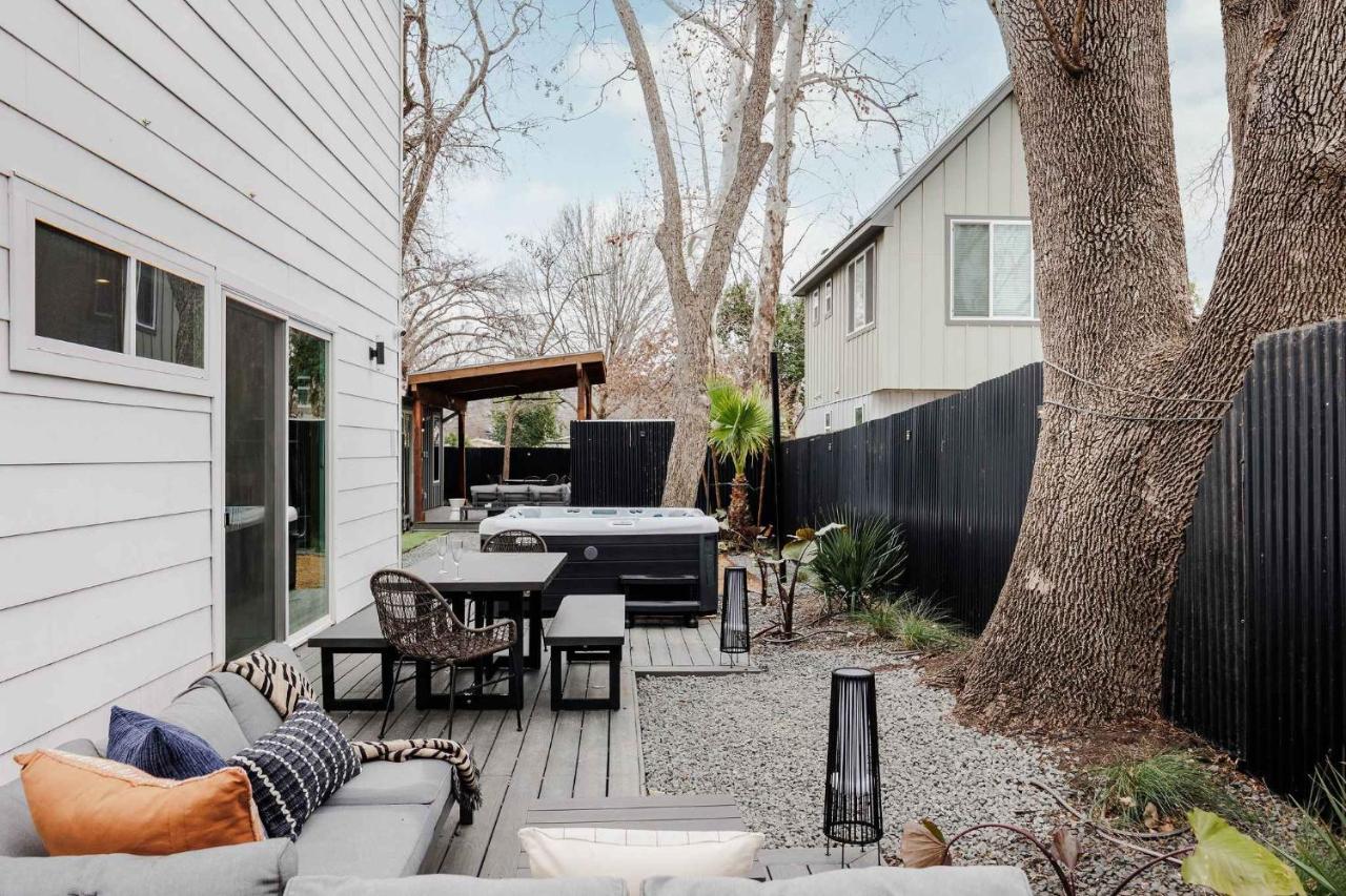 Modern Compound with Hot Tub Near Downtown - 5