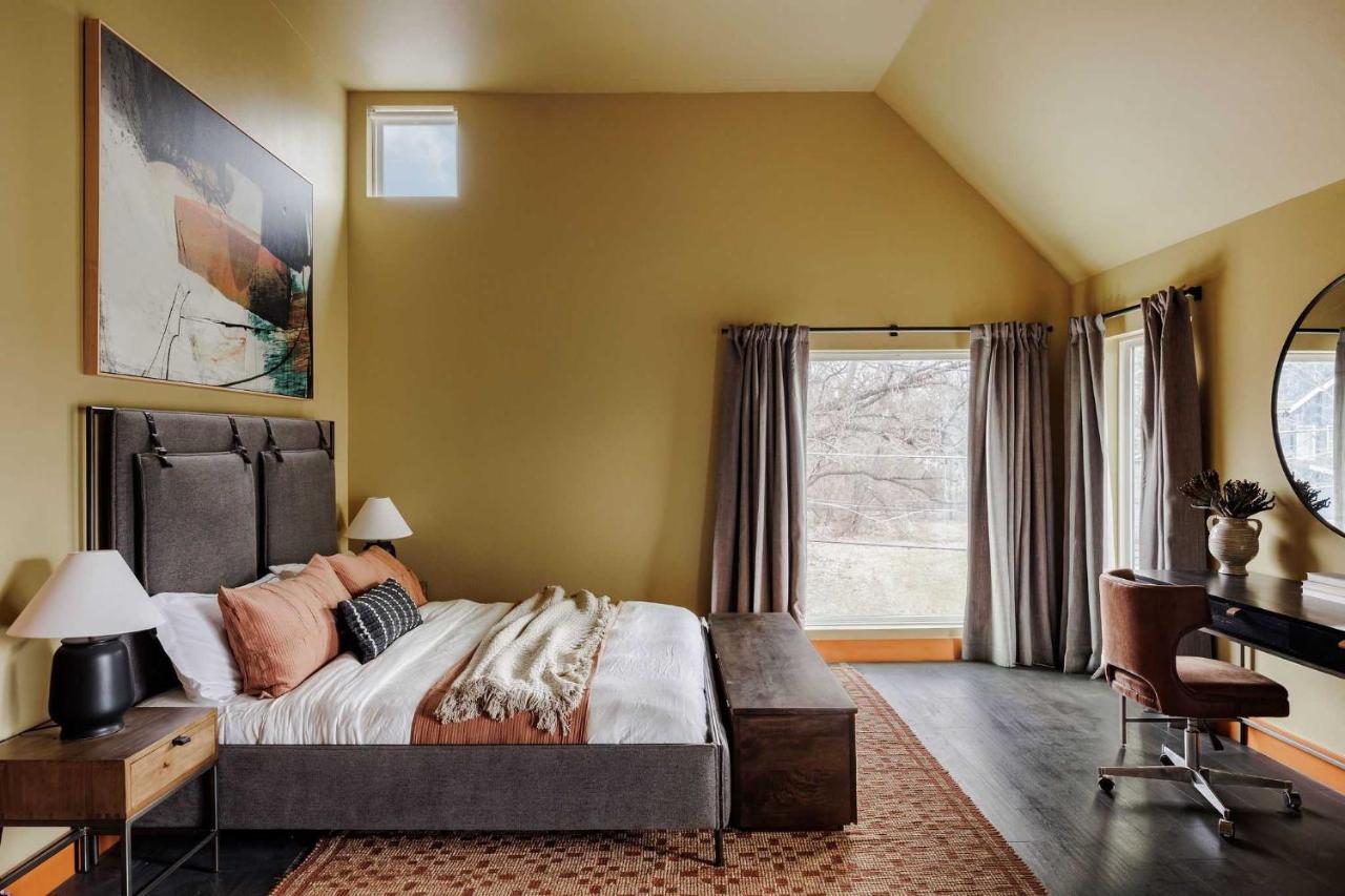Stylish Home near Downtown Heated Pool - 4
