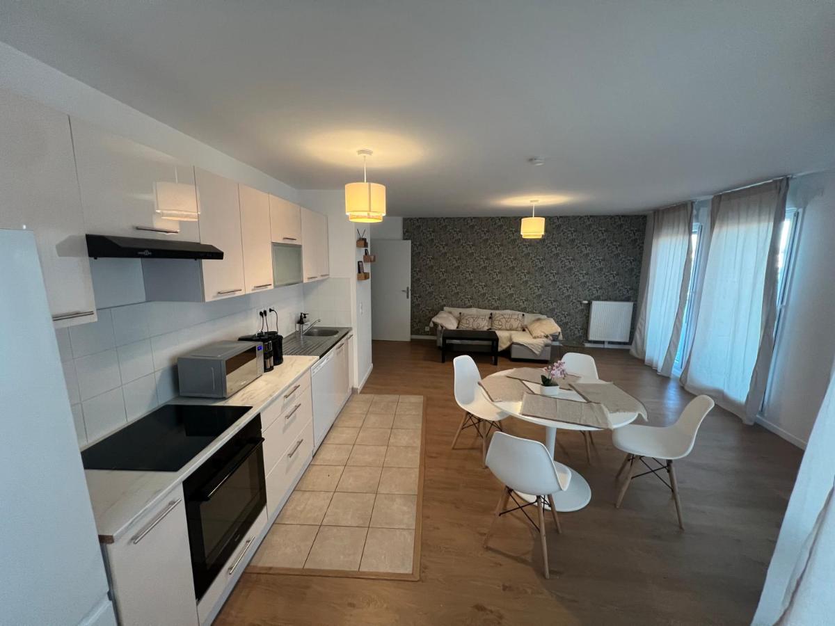 Grand appartement lumineux avec terrasse 3 chambres proche Paris