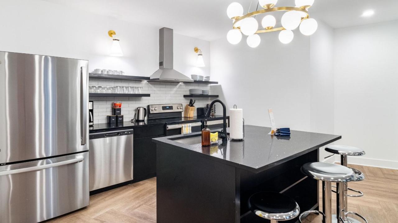 The Carter Buyout - 2 Units by AvantStay Group Stays - 2