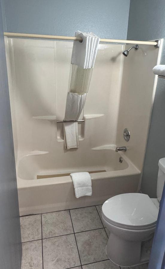 Owensville Motor Inn — photo 19