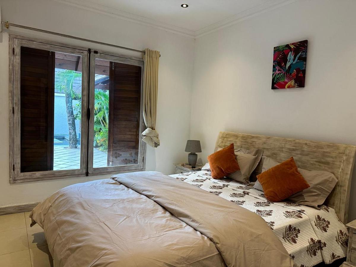 Oasis 1 Chemin Vieux Moulin Casse Pereybere with Private Pool - 2