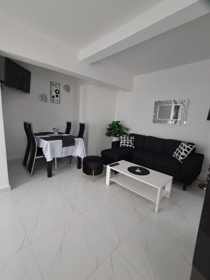 Lovely 2 bedroom Private house with airco in perfect Oranjestad, Aruba - 4