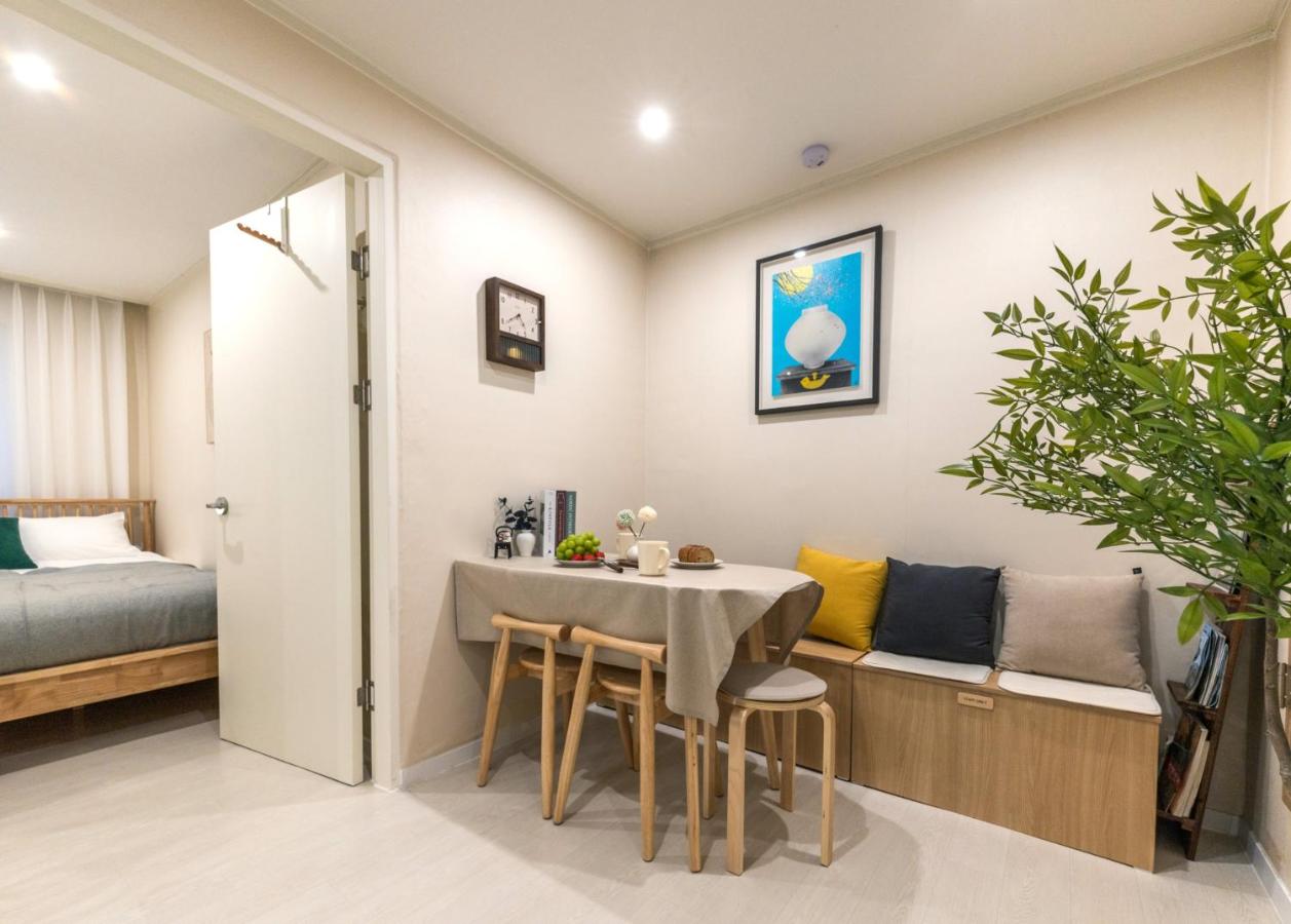 Quiet & Cozy Hapjeong Stay - 2