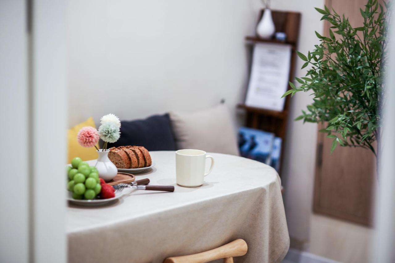 Quiet & Cozy Hapjeong Stay - 5