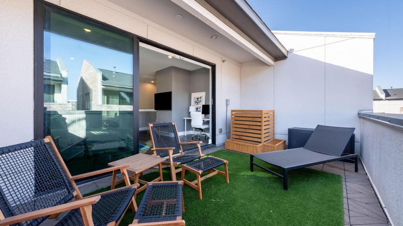 Modern Home Private Balcony Near Rainey Lady Bird Lake Haus of Z