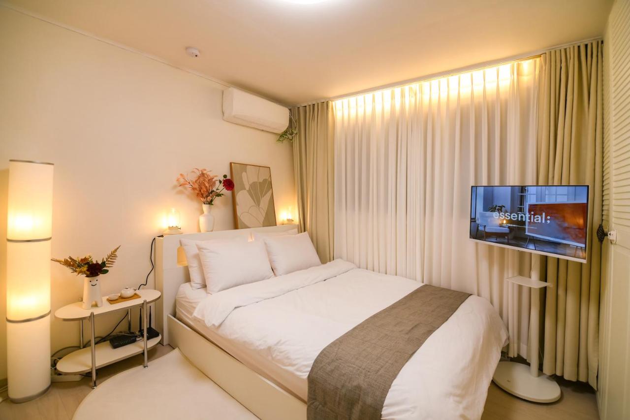 3BR Private House Hyehwa Family Stay Airport Taxi option - 5