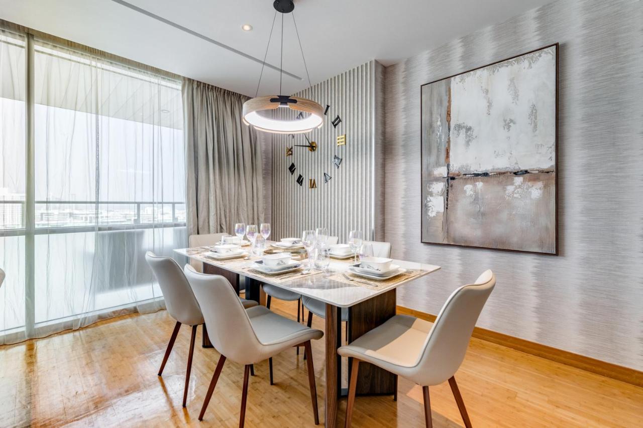 BurJuman Vista 1 Bedroom Apartment with Balcony - 4