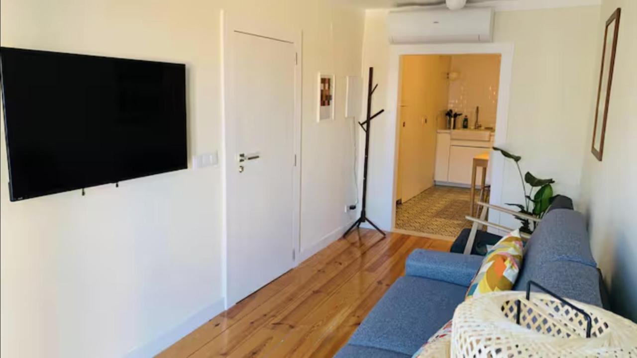 Alfama Studio with Sofa Bed, Balcony and AC - 4