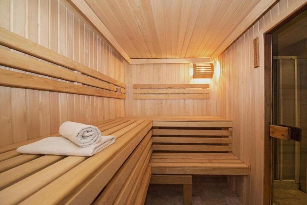 Canal Luxe Stay, Burj Khalifa Frame, Business Bay - 3