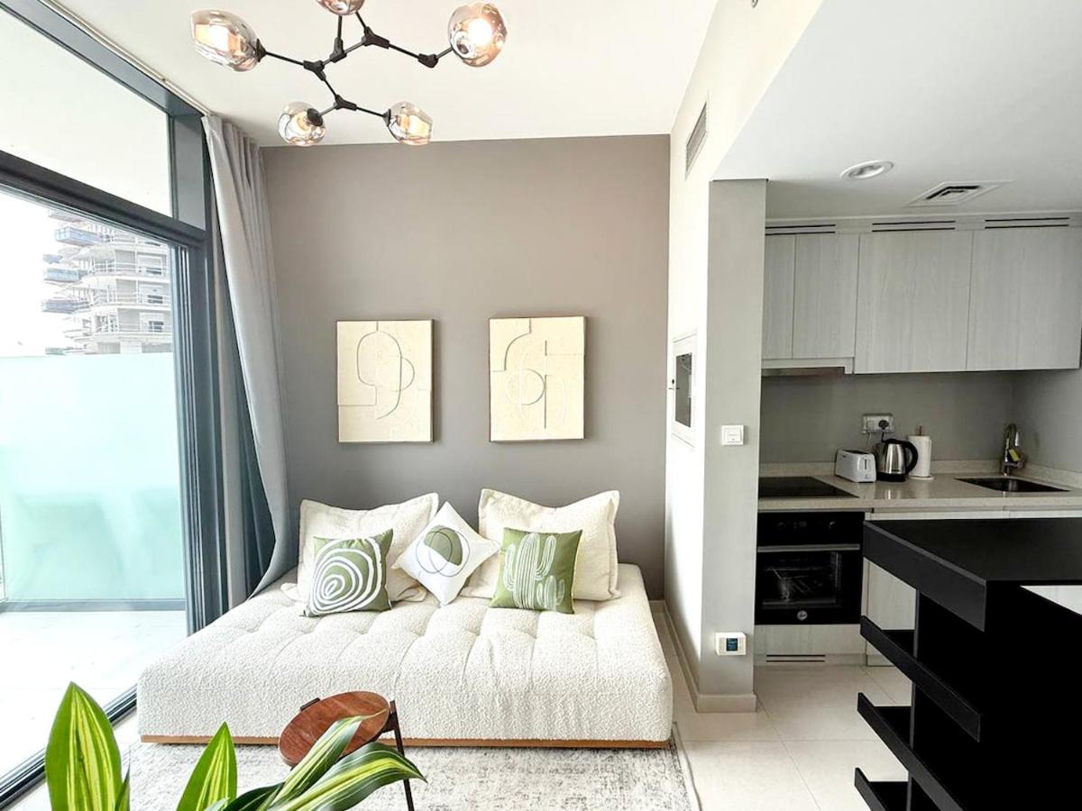 Canal Luxe Stay, Burj Khalifa Frame, Business Bay - 5