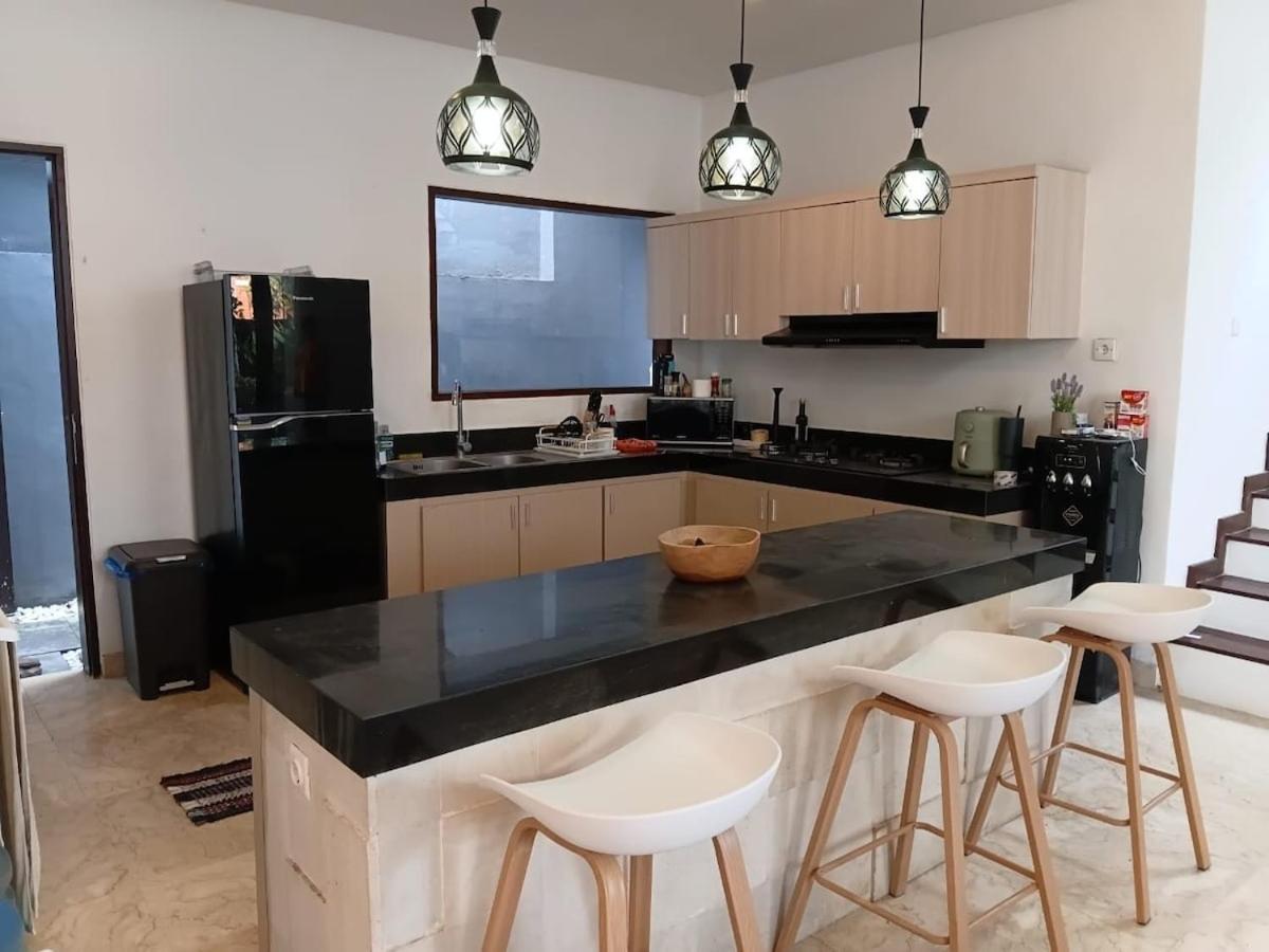 Spacious 3-Suite Villa w Pool & Security in Berawa - 5