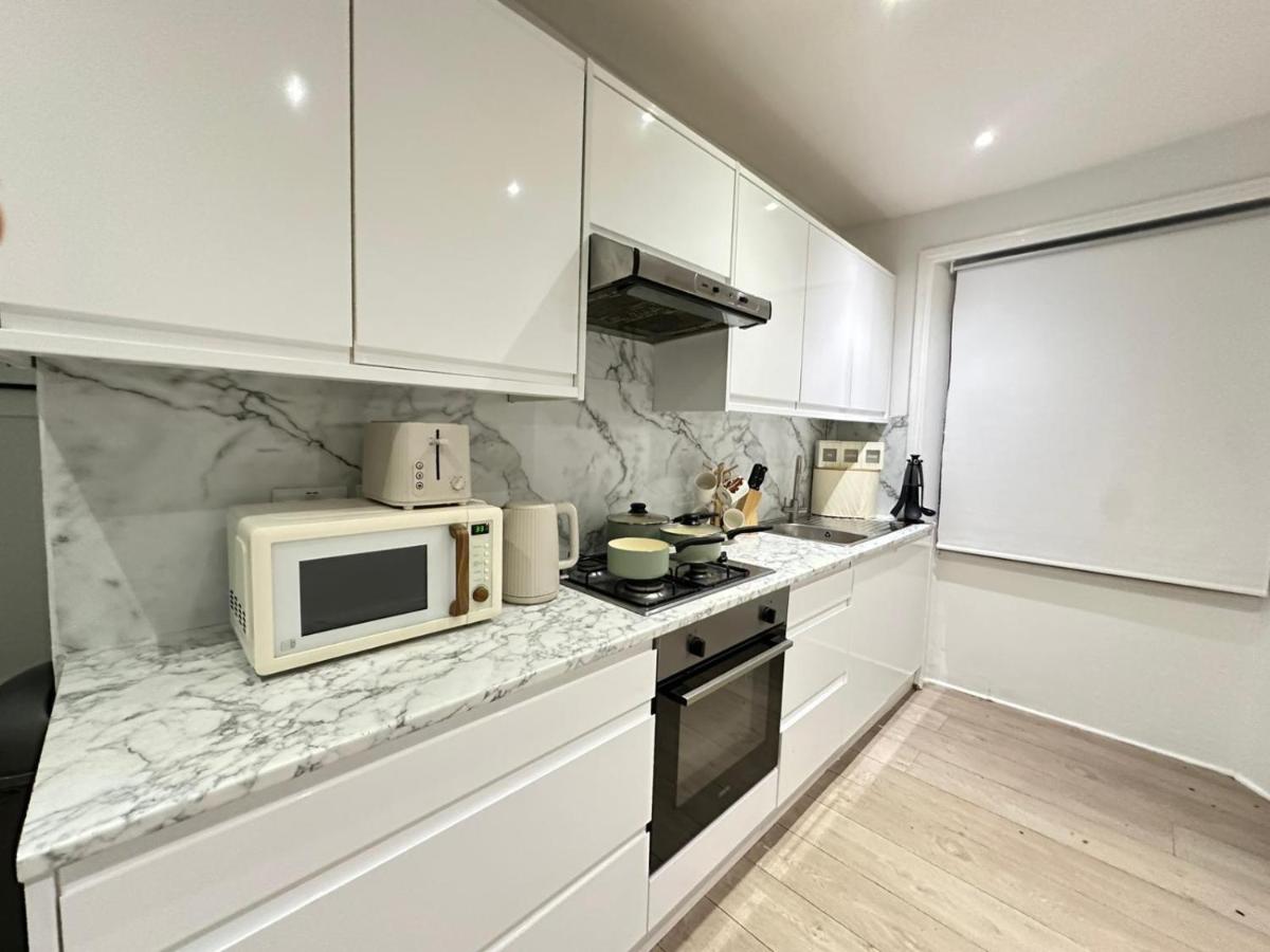 Comfortable Family Apartment Near Harrods - 4