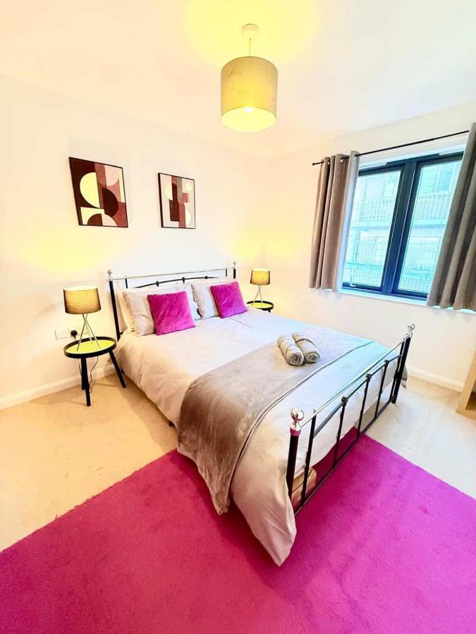 Lovely two bed close to station - 2