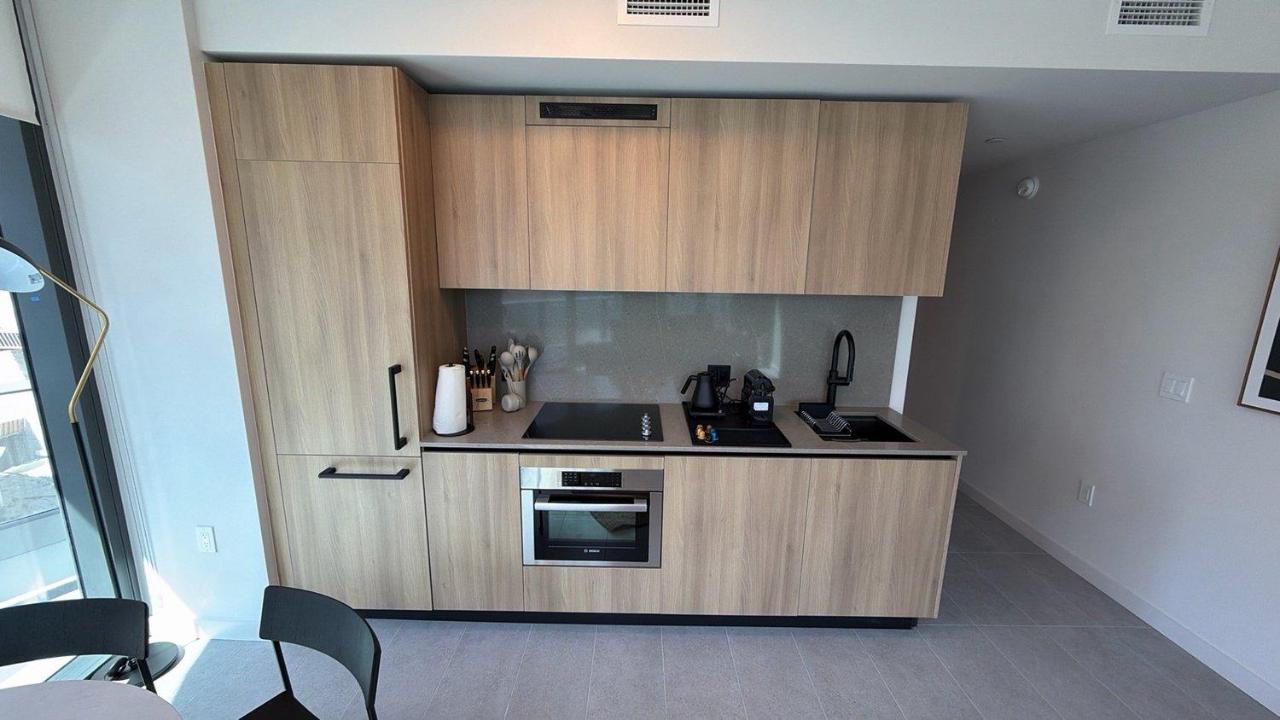 Amazing City View Condo in Prime Downtown Location - 3