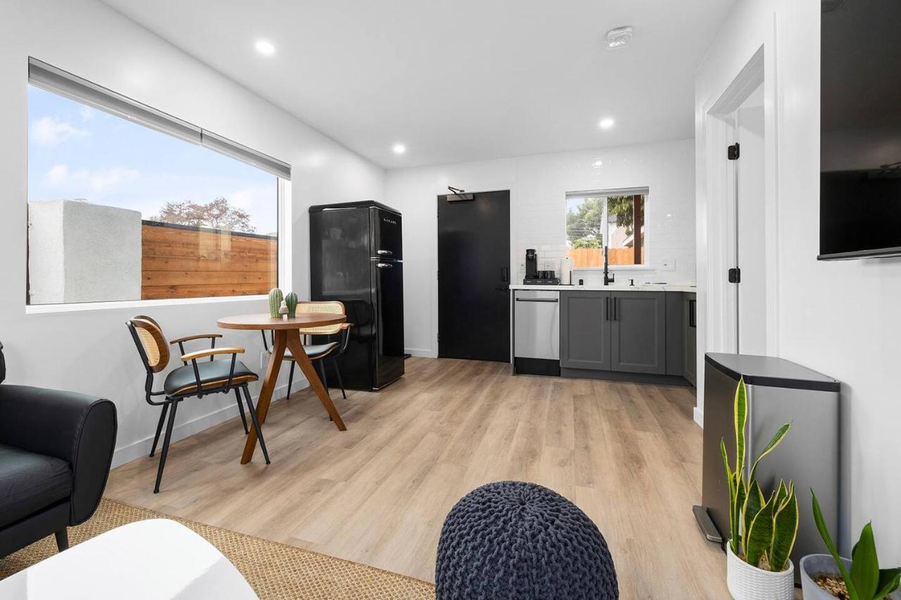 Spacious w/1BR 1bath - near DTLA East Los Angeles - 3